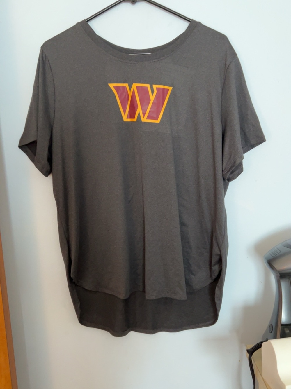 NWT Women's Charcoal Washington Commanders Primary Team Logo Scoop-Neck T-Shirt
